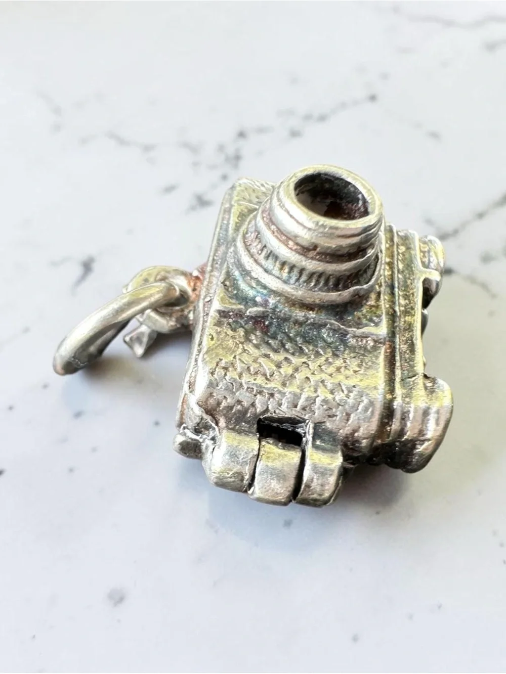 STERLING SILVER CAMERA CHARM BUMBLE BEE PENDANT FILM CAMERA OPENS